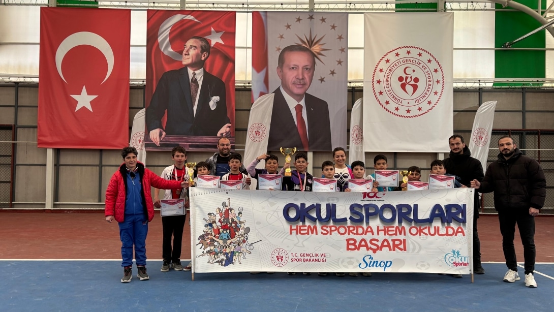 75. YIL CUMHURİYET YATILI BÖLGE ORTAOKULU İL DÖRDÜNCÜSÜ OLDU